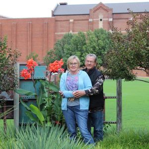 Meet your Posher, Liz